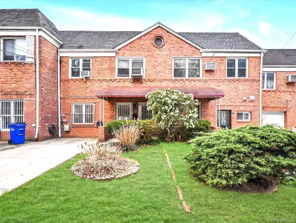 16108 Booth Memorial Avenue, Flushing, NY 11365