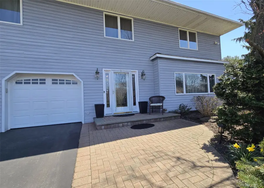 17 Ethan Lane, Ronkonkoma, NY 11779 - #2