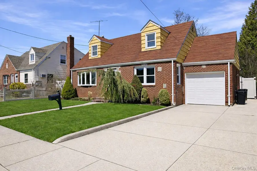 1719 William Street, Merrick, NY 11566 - #2