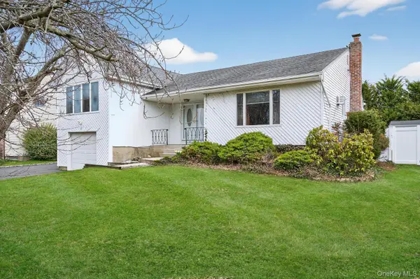 21 Jonquill Lane, Kings Park, NY 11754