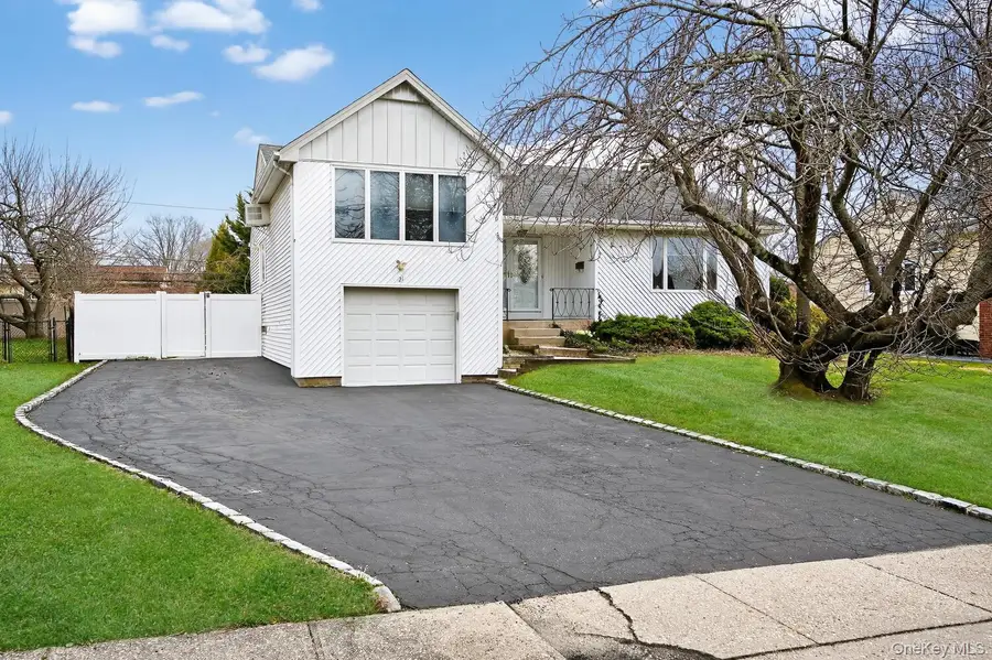 21 Jonquill Lane, Kings Park, NY 11754 - #3