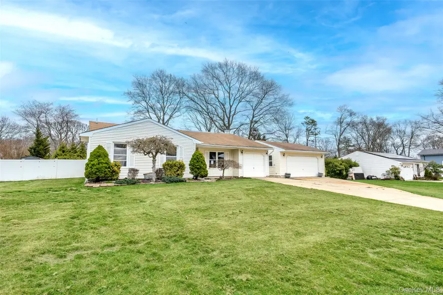 35 Timber Trail Lane, Medford, NY 11763 - #3