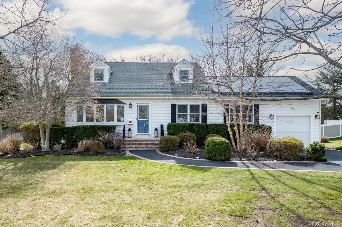 5 Orchard Road S, East Patchogue, NY 11772 - #1
