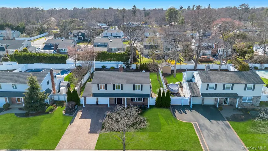 18 Lloyd Lane, Nesconset, NY 11767 - #3