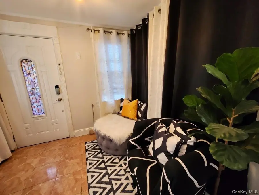 4223 Gunther Avenue, Bronx, NY 10466 - #2