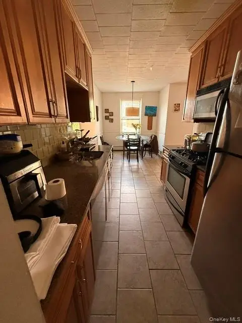 510 Midland Avenue #2C, Yonkers, NY 10704 - #3