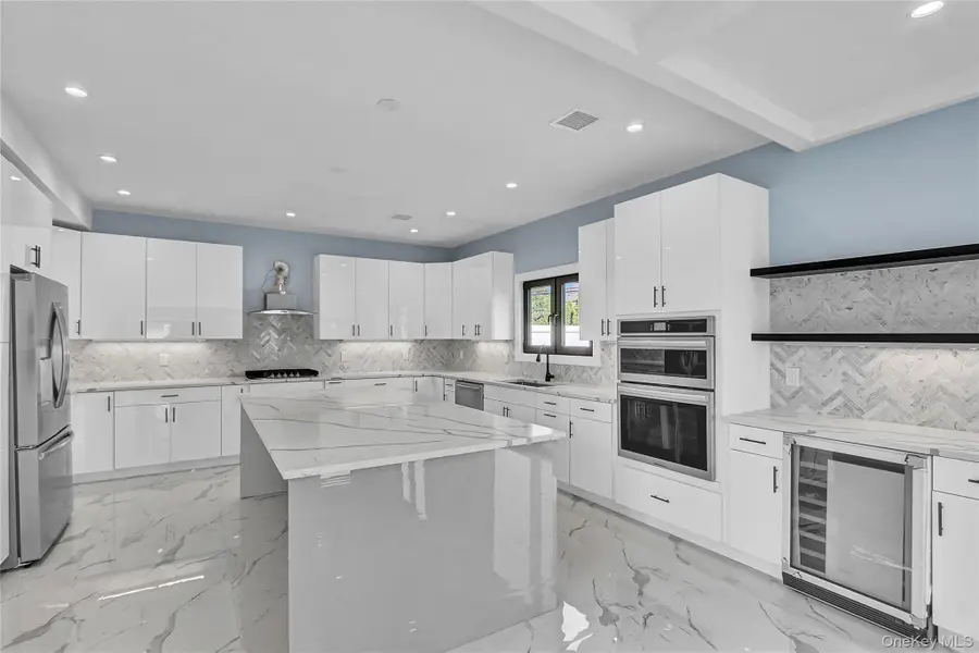 557 Knoll Court, Seaford, NY 11783 - #2