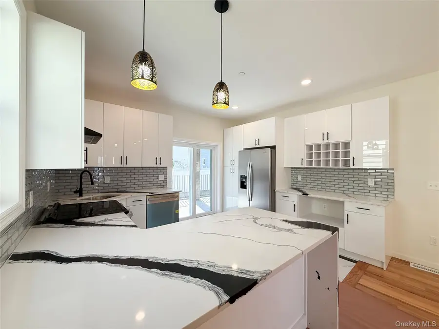 3174 Valhalla Drive, Bronx, NY 10465 - #3