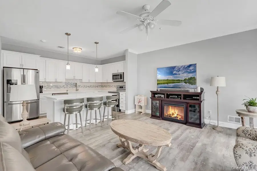 103 Narragansett Villas Drive, Lindenhurst, NY 11757 - #3