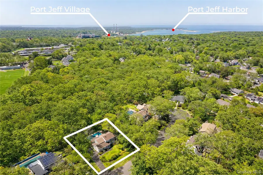 107 Red Oak Court, Port Jefferson, NY 11777 - #3
