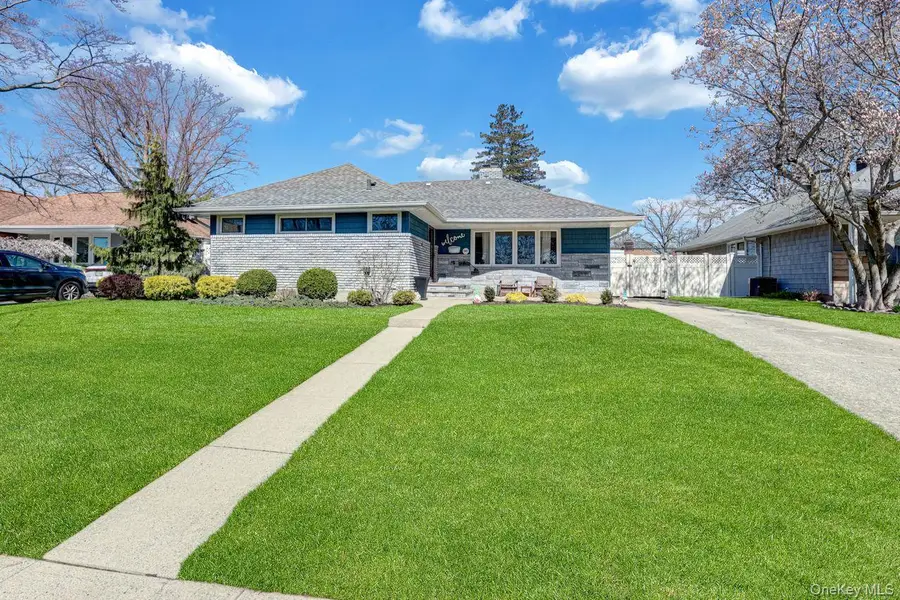 545 Mohawk E, West Hempstead, NY 11552 - #2