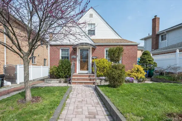 24611 61st Avenue, Little Neck, NY 11362