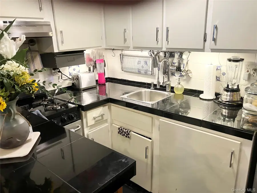 407 W 40th Street #4B, Manhattan, NY 10018 - #2