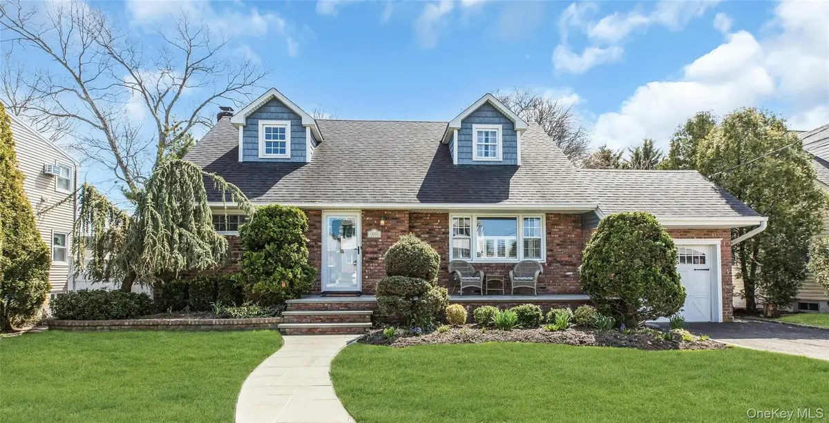 1800 Gormley Avenue, Merrick, NY 11566 - #1