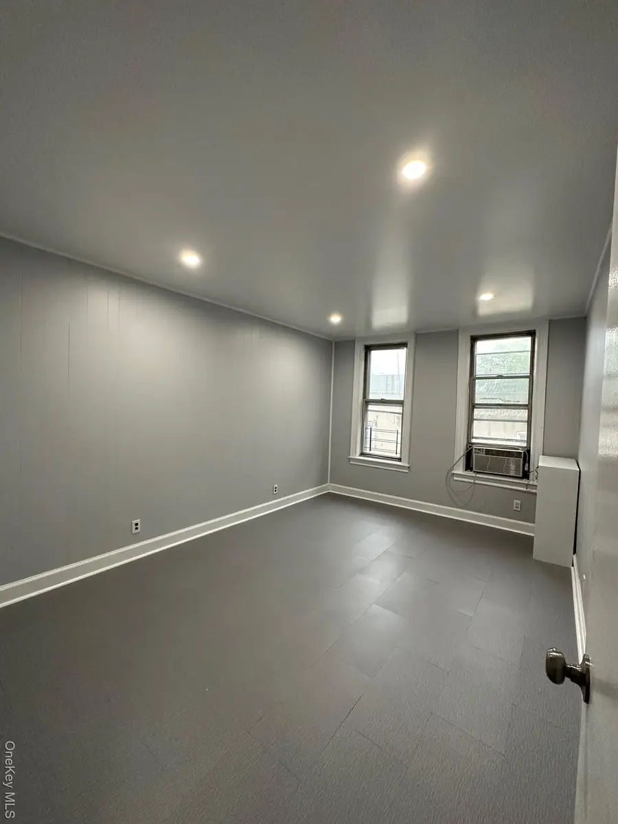 1126 Ward Avenue, Bronx, NY 10472 - #2