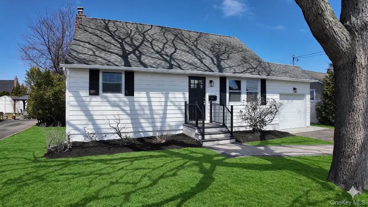 207 N Nassau Avenue, Massapequa, NY 11758 - #1