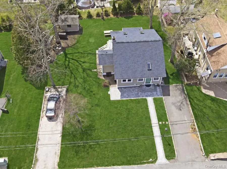 14 Sunburst Drive, Rocky Point, NY 11778 - #3