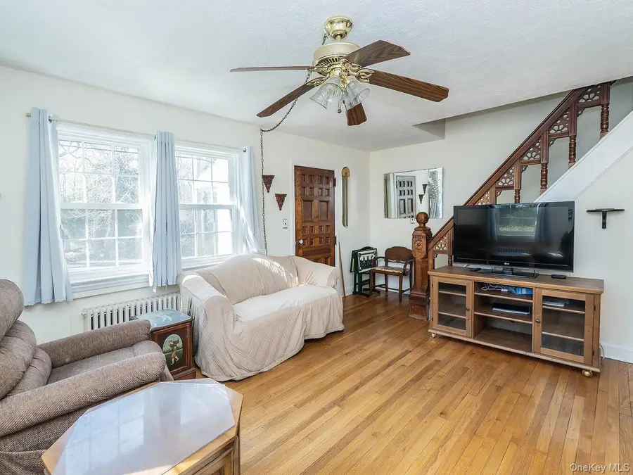 9 West Street, Greenvale, NY 11548 - #3