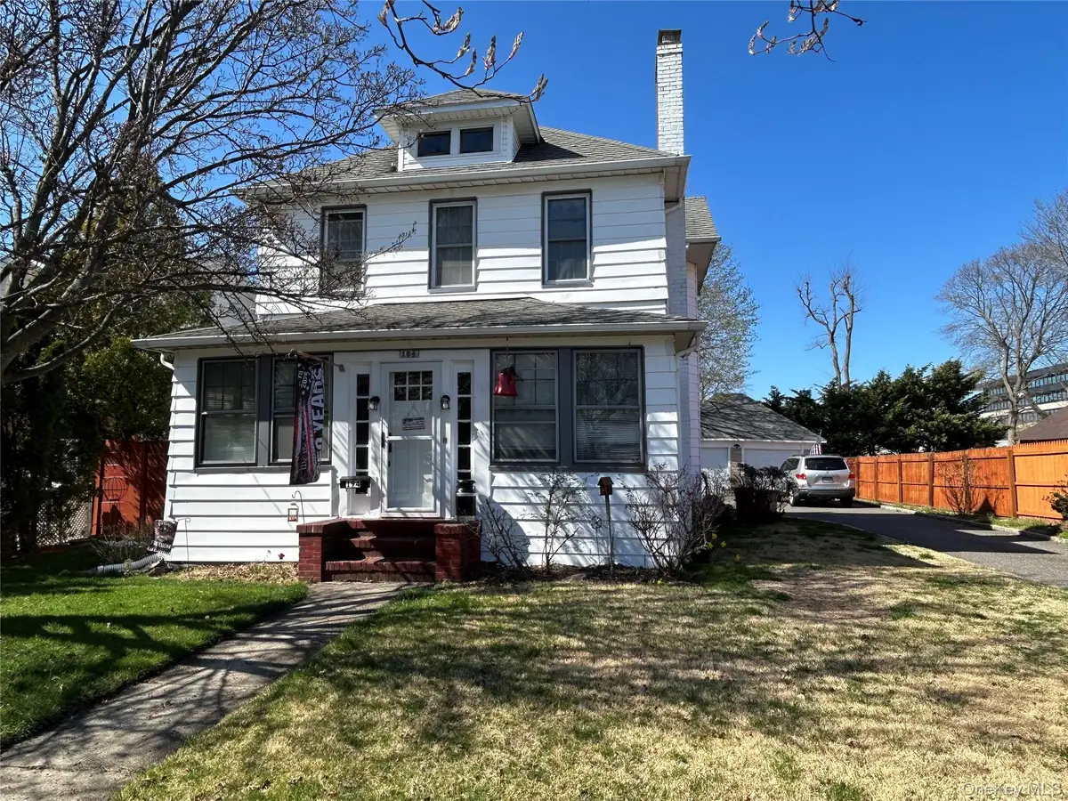 194 W Marie Street, Hicksville, NY 11801 - #1