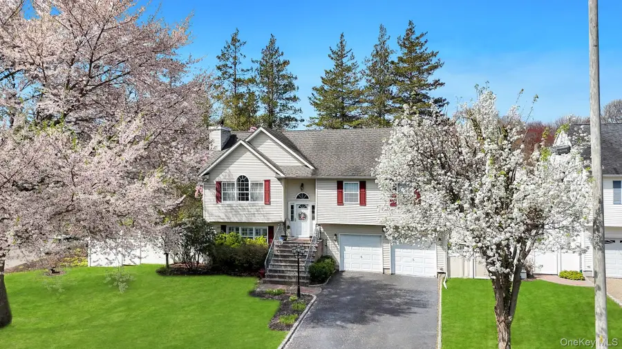 4 Jerome Street, Smithtown, NY 11787 - #2