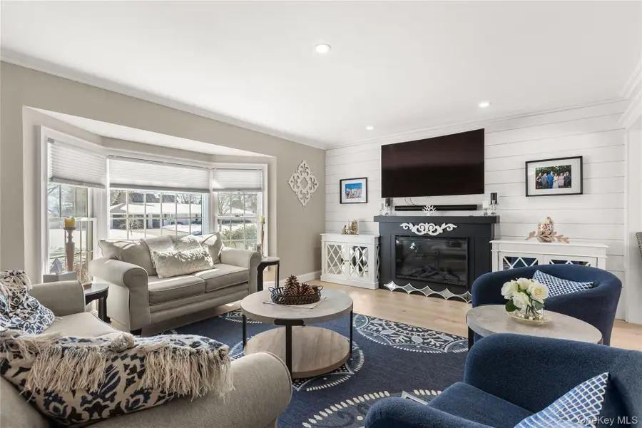 40 Wagstaff Lane, West Islip, NY 11795 - #2