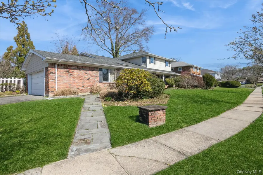 3 Clemson Lane, Woodbury, NY 11797 - #2