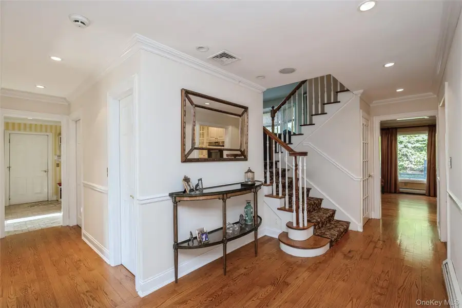 3 Clemson Lane, Woodbury, NY 11797 - #3