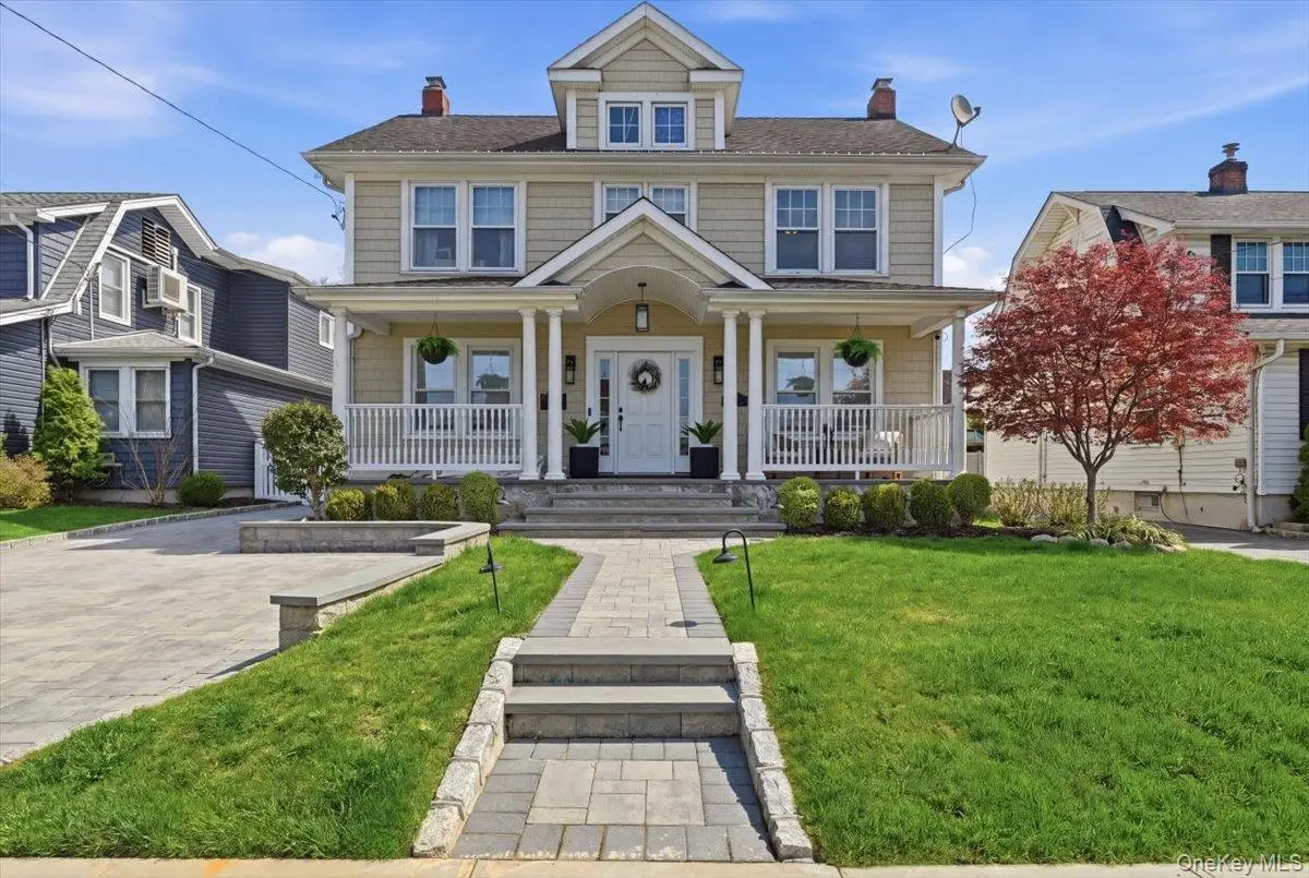 130 Wellington Road, Mineola, NY 11501 - #1