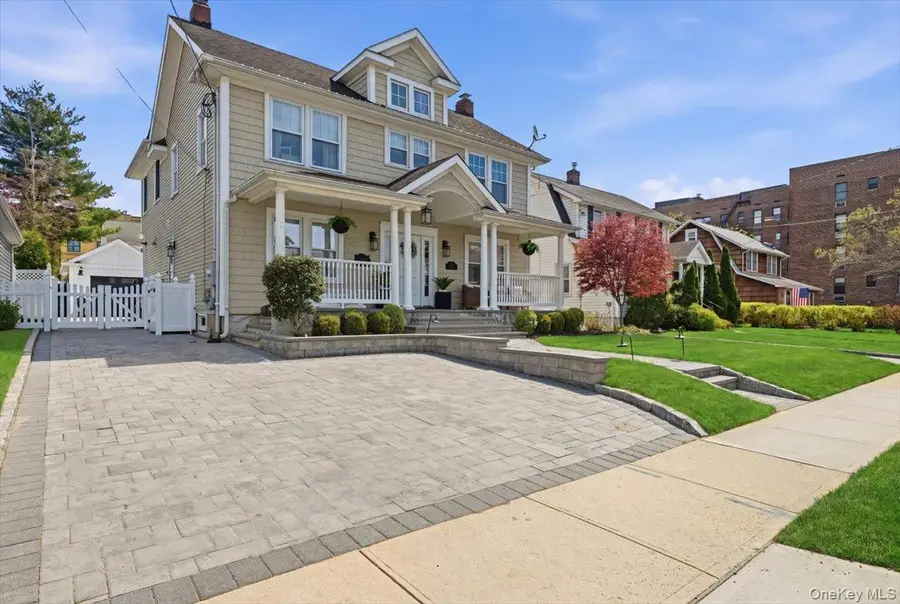 130 Wellington Road, Mineola, NY 11501 - #2