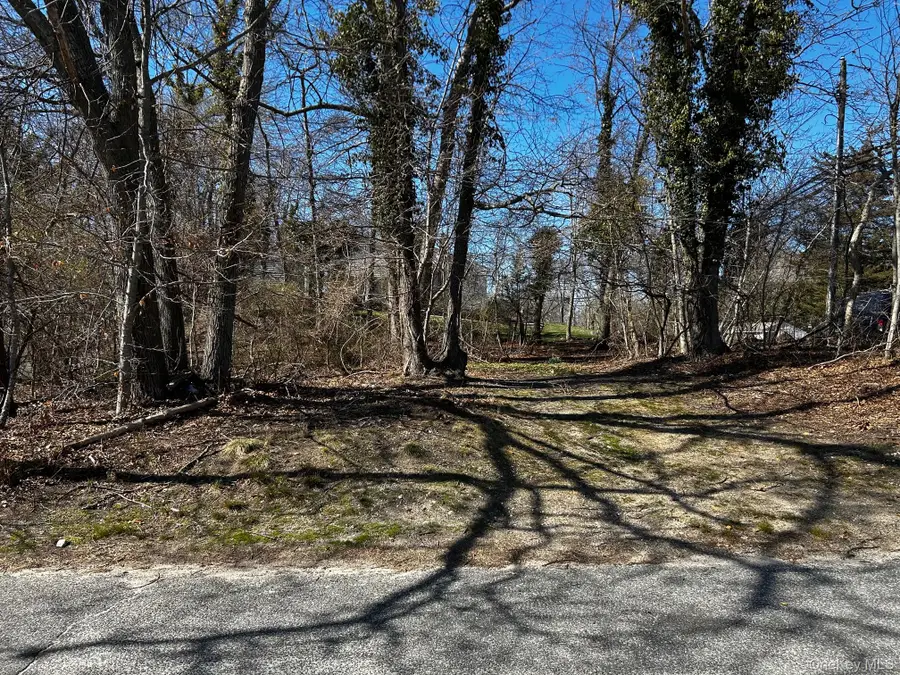 4th, Wading River, NY 11792 - #2