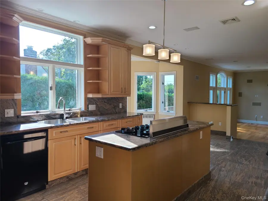 14 Potters Lane, New Rochelle, NY 10805 - #3