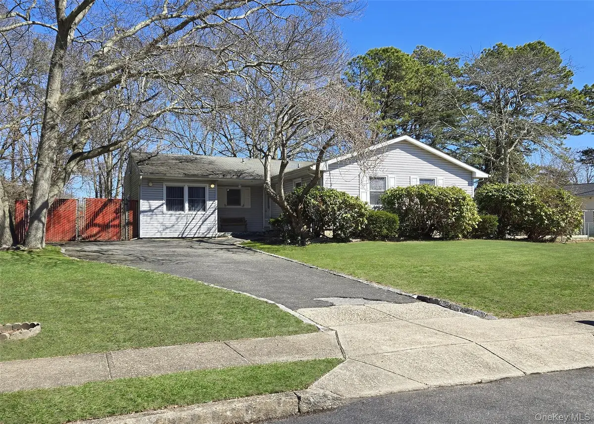 7 Clair Avenue, Holbrook, NY 11741 - #1