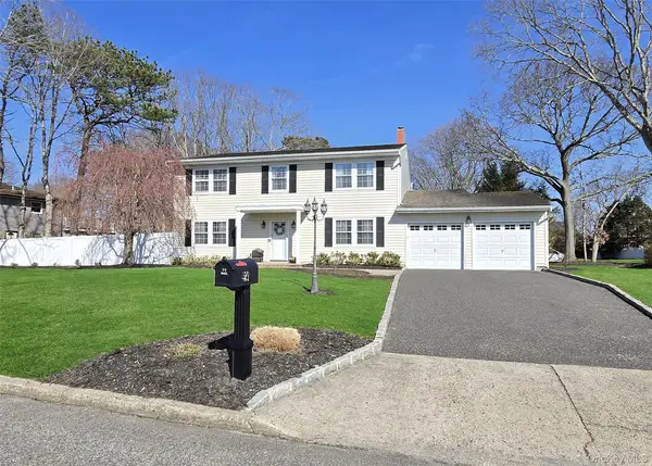 29 Loebel Street, Selden, NY 11784