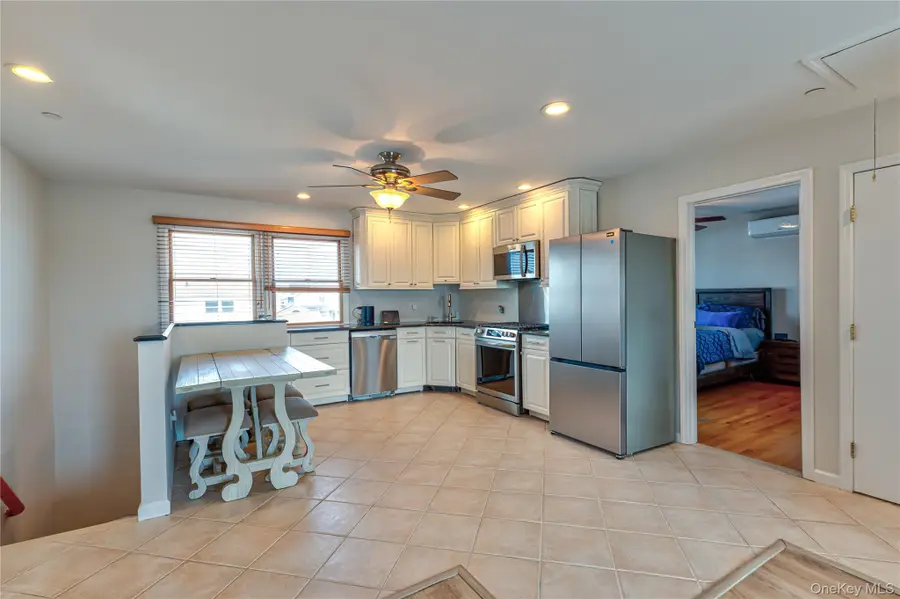 912 Pacific Street, Lindenhurst, NY 11757 - #3