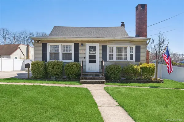 184 Smith Road, Ronkonkoma, NY 11779