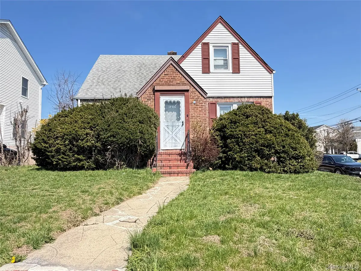 1217 Hillside Avenue, New Hyde Park, NY 11040 - #1