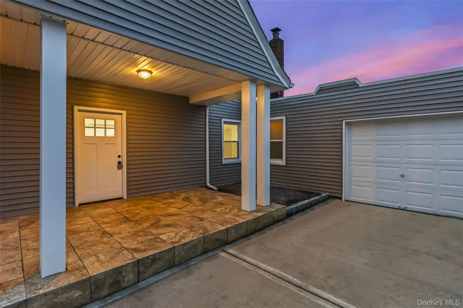 3322 Parkway Drive, Baldwin Harbor, NY 11510 - #2