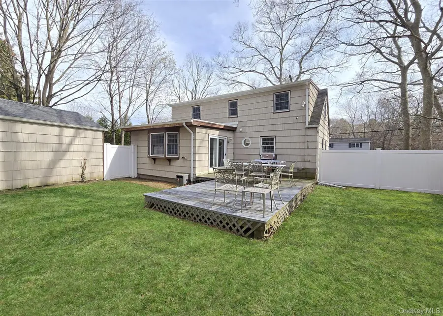 15 Wrana Street, Medford, NY 11763 - #2