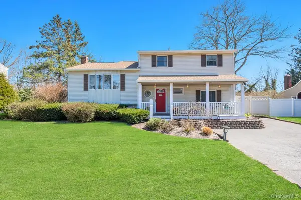 11 Biscayne Drive, Selden, NY 11784