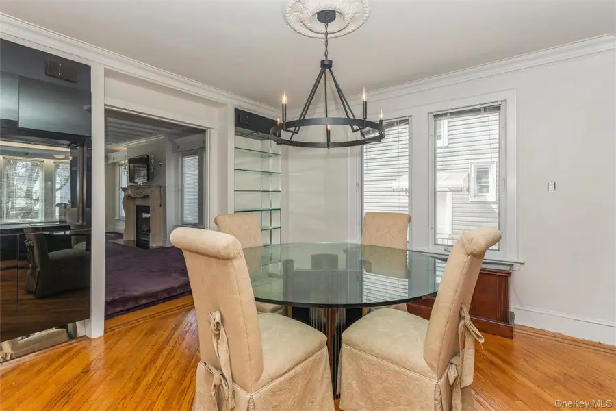 33 Carstairs Road, Valley Stream, NY 11581 - #3