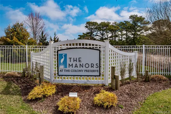 15 Cricket Court, Shirley, NY 11967