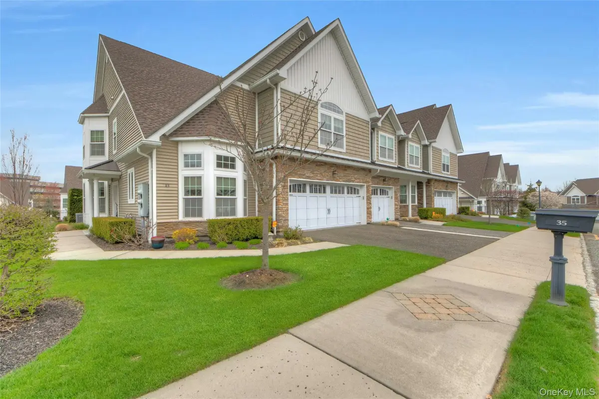 35 Wolfe Circle, West Nyack, NY 10994 - #1