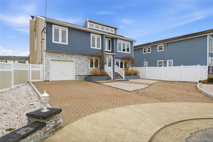 233 Arthur Street, Freeport, NY 11520 - #2