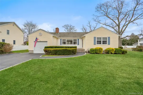 307 6th Avenue, Saint James, NY 11780