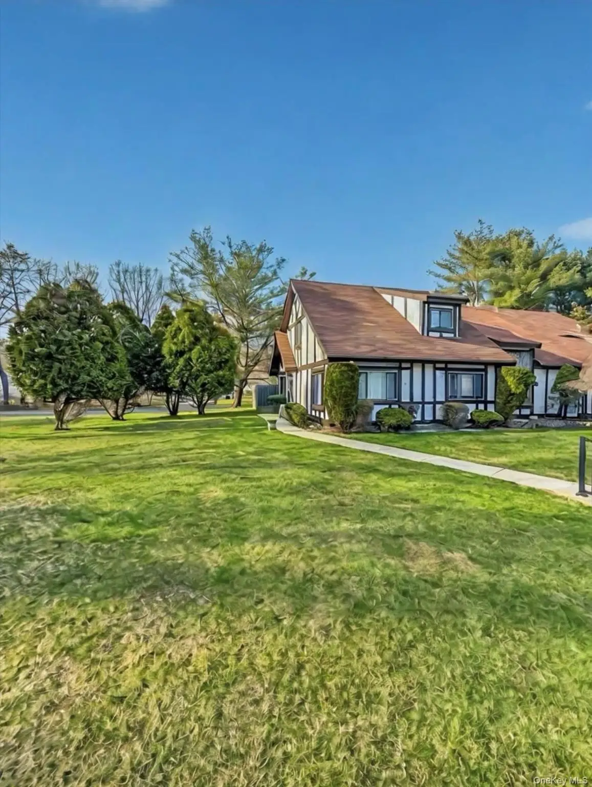 135 Fieldstone Court, Middle Island, NY 11953 - #1