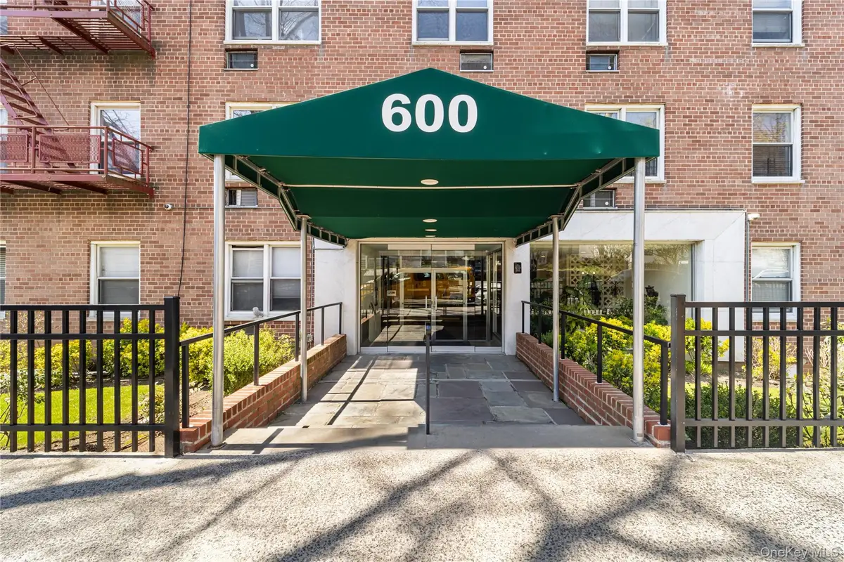 600 Locust Street #3G, Mount Vernon, NY 10552 - #1
