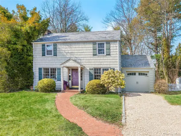 24 Smith Street, Glen Head, NY 11545