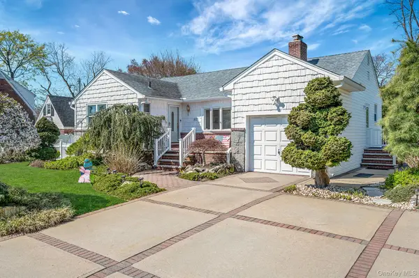 1672 Eyre Place, North Bellmore, NY 11710