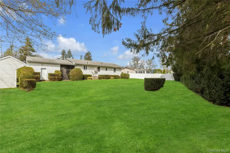 4 Carino Drive, Hicksville, NY 11801 - #3