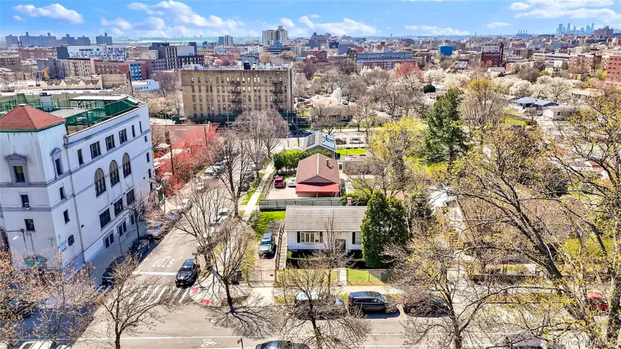 1580 Crotona Park E, Bronx, NY 10460 - #2